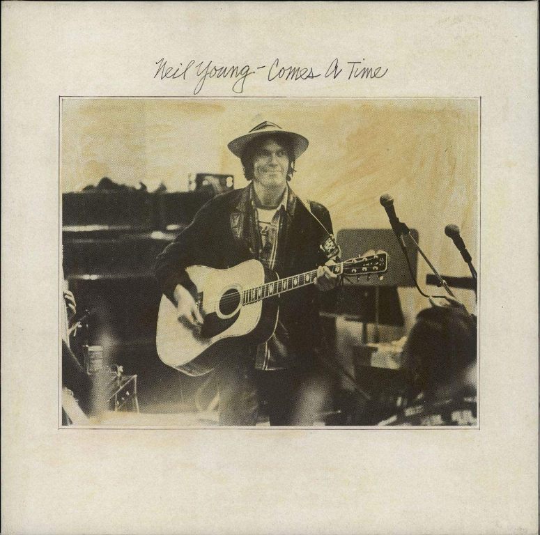 NEIL YOUNG - COMES A TIME (LP)